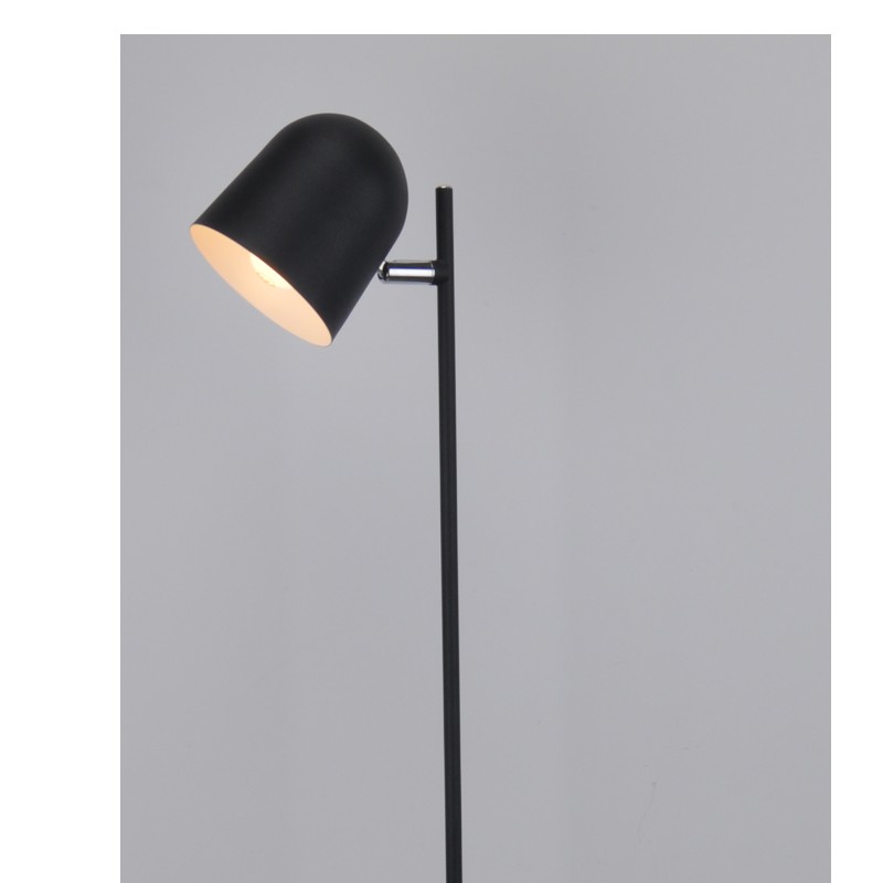 Lampa podlahy s nastavitelným stínem svítilny