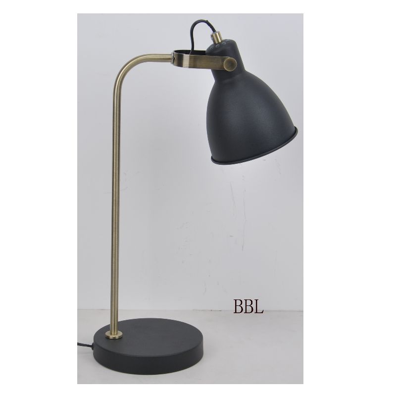 Stolní lampa s U-držákem a kovovým stínem