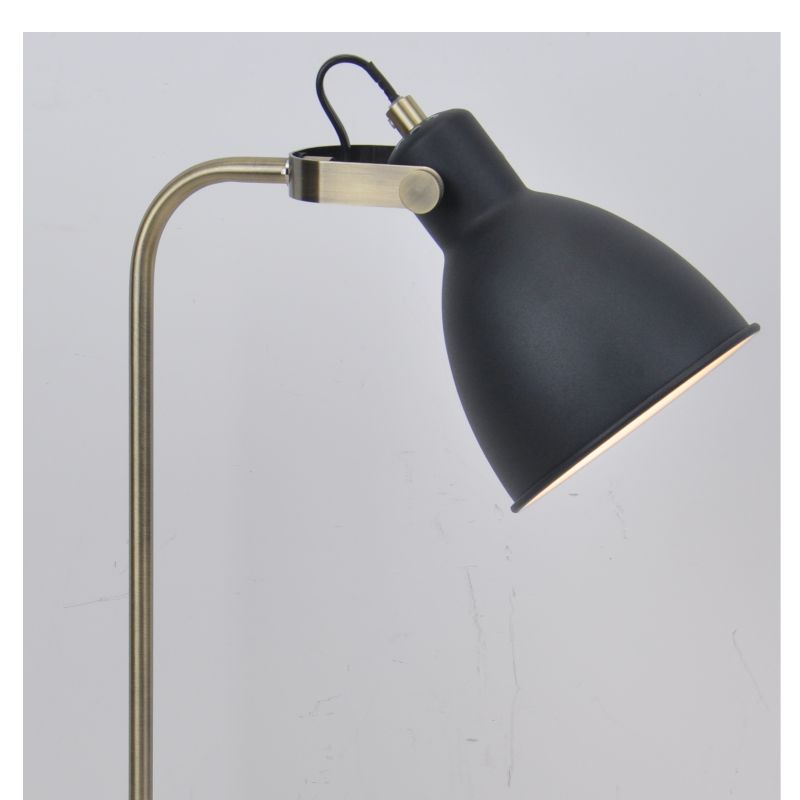Stolní lampa s U-držákem a kovovým stínem
