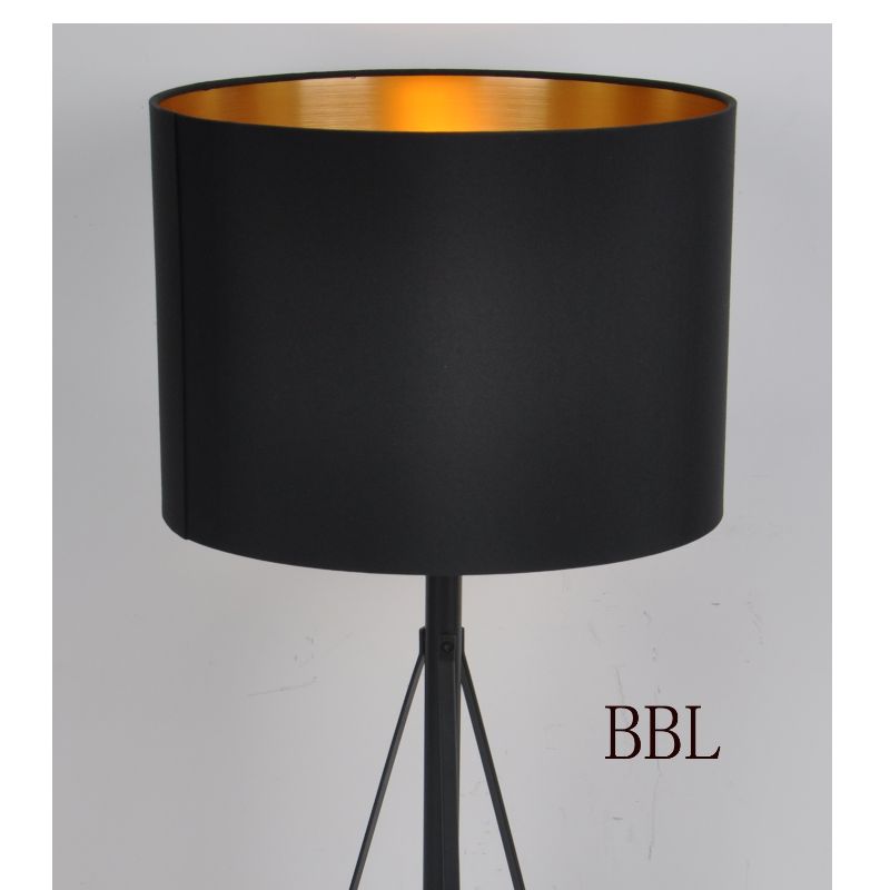 Třínová stolní lampa s textilním stínem