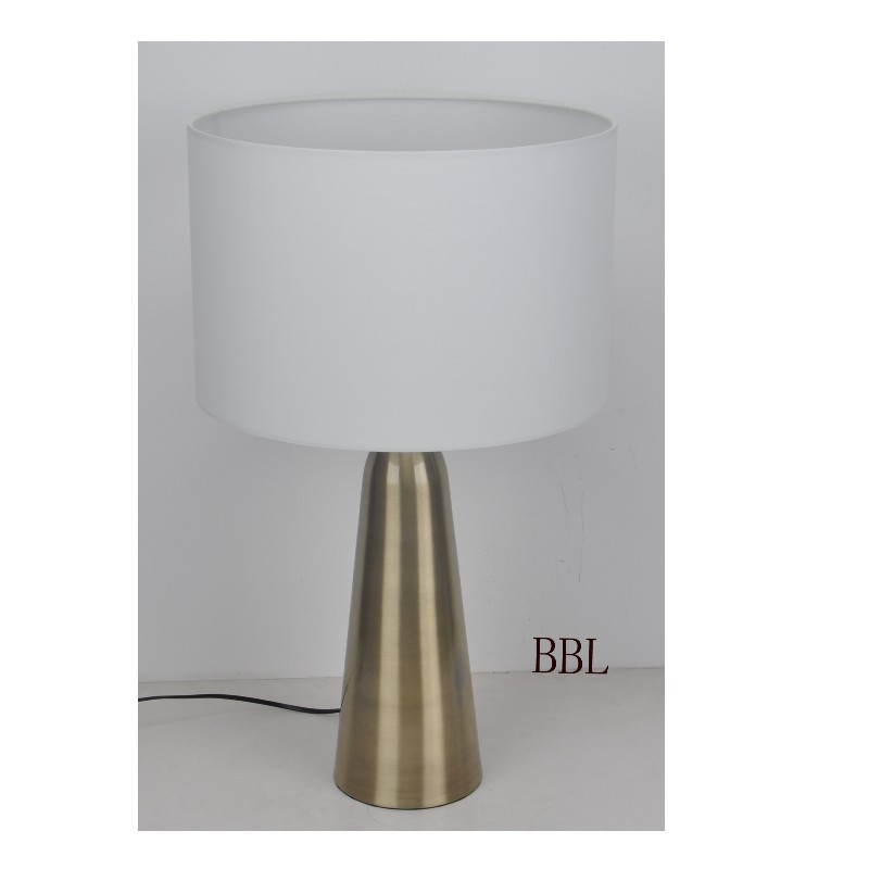 Lampa na tabuli s textilií