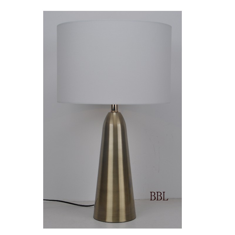 Lampa na tabuli s textilií