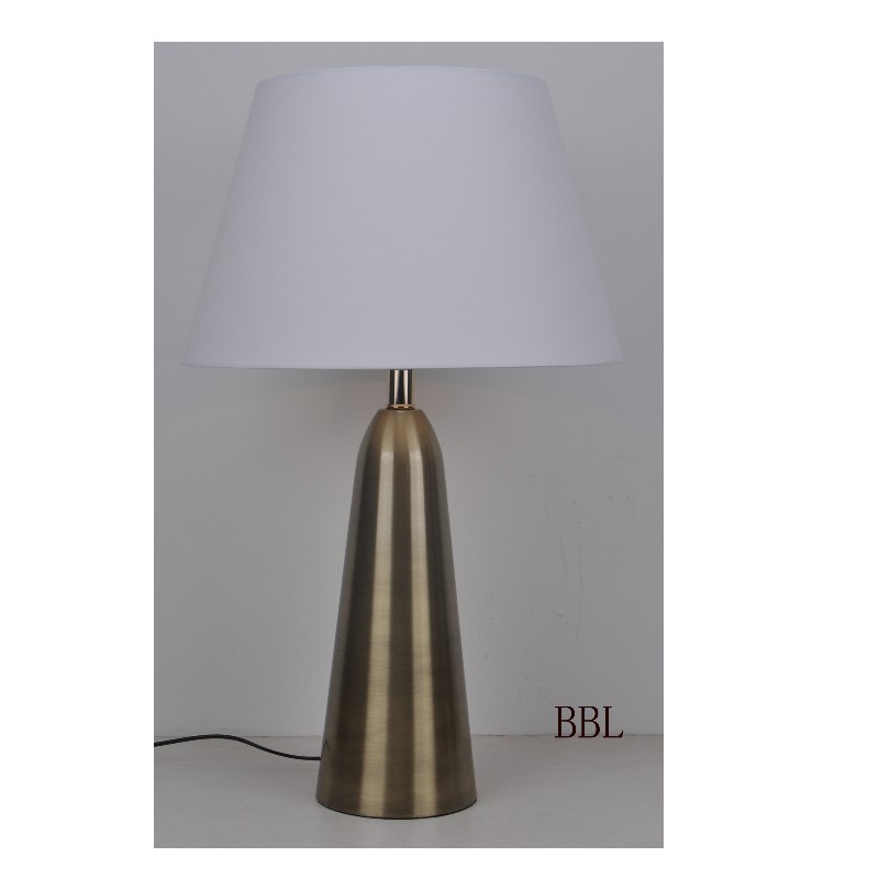 Lampa na tabuli s kuželovou textilií