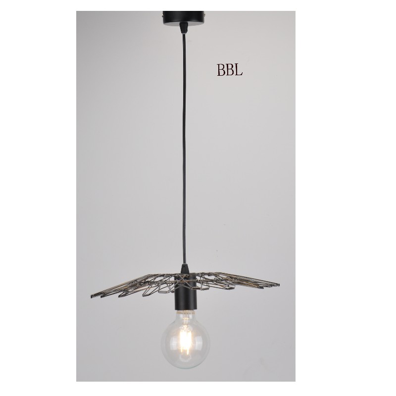 Závěsná lampa s velkým DIY stínem